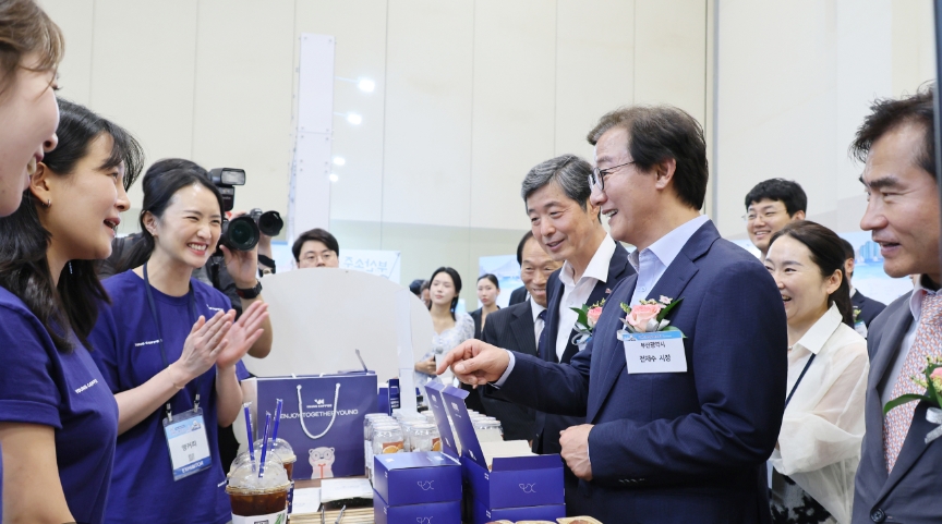 부산브랜드페스타 개막식(7.10. 벡스코)에 참석한 전제수 부산시 신임시장